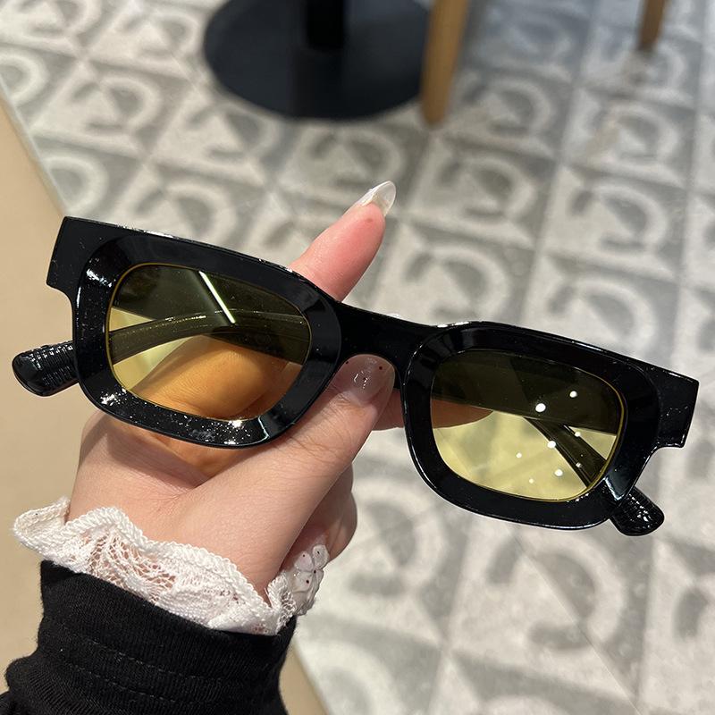 Fashion Sunglasses Classic Retro Square Glasses Women Men Vintage Travel Small Rectangle Sun Glasses Female Eyewear Anti-Glare