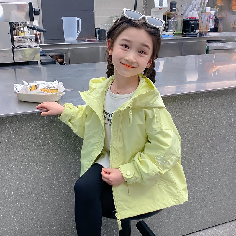 

Korean Style Toddler Girl Trench Coat for Spring & Autumn - Ages 2-7 140 cm зелений