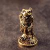 Graceful Frog Statue Ornaments Mini Antique Brass Frog Animal Sculpture Home Desk Decoration Tea Pet Collection Exquisite