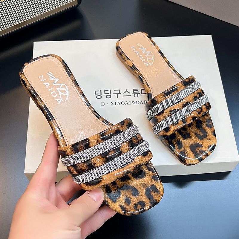 Fashion Ladies Shoes 2025 Fashion Open Toe Women's Slippers Summer Crystal Daily Outdoor Hot Sale Leopard Print Plus Size Flat Slippers