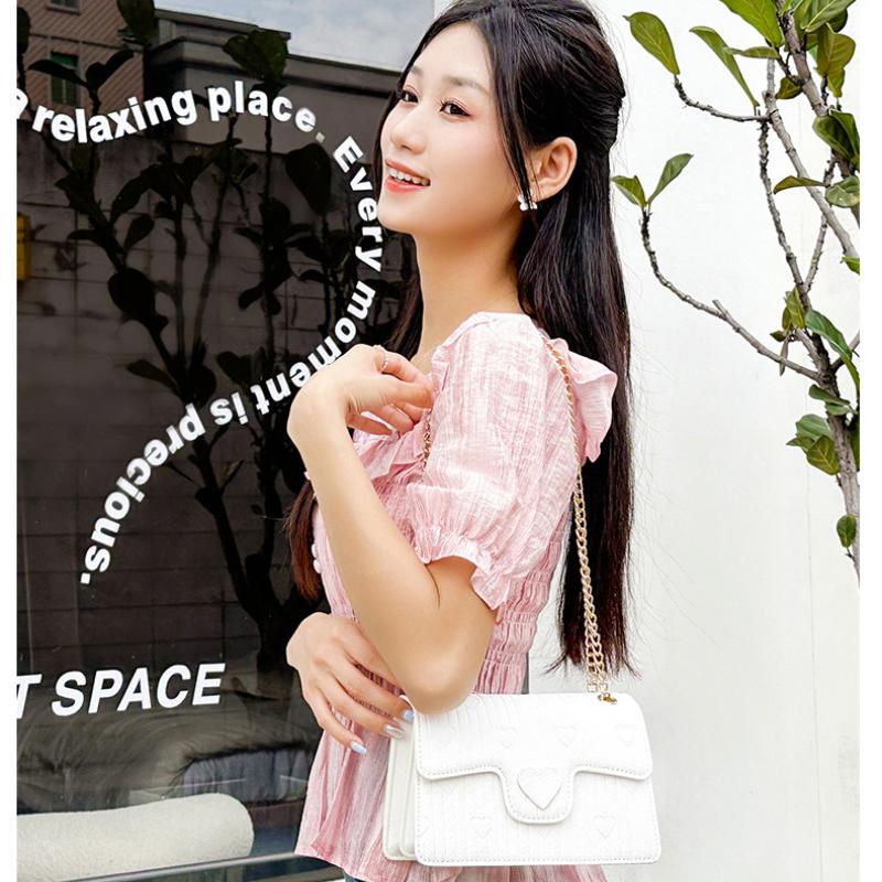 Fashion Trendy Black PU Leather Crossbody Bags Simple White Flap Sling Shoulder Bags for Women Female Heart Print Chain Handbags