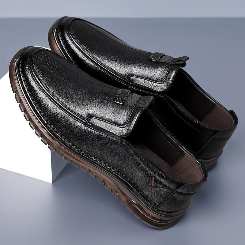 Fashion Retro Leather Slip-on Business Dress Shoes for Men Designer Soft-soled Loafers Male Spring Autumn Light Driving Shoes Man