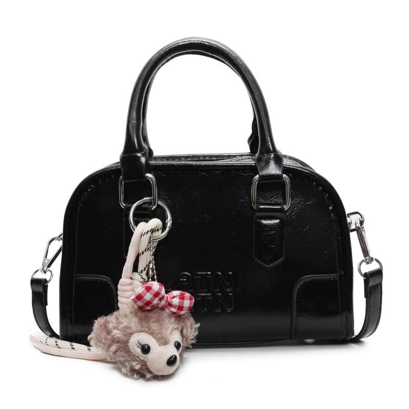 

Embossed letter square bag new casual versatile portable fashion shoulder messenger bag No pendant чорний