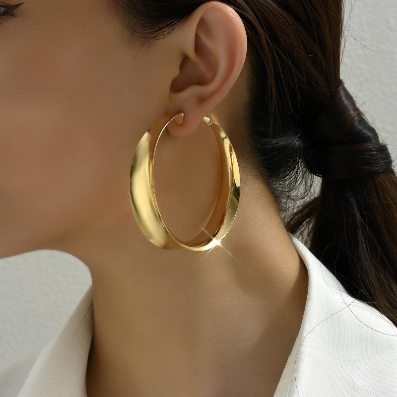 Europäische und amerikanische einfache Persönlichkeit übertriebene glänzende Ohrringe Temperament Metall geometrische Modeohrringe High-End leichter Luxus Ohrringe