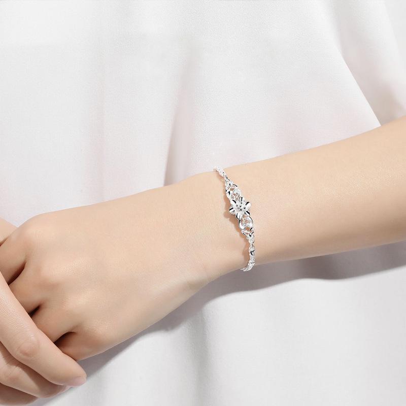 Stylish Butterfly Love Flower Silver Bracelet - High-Quality Frosted Bead Design, Ideal Gift for Women.
