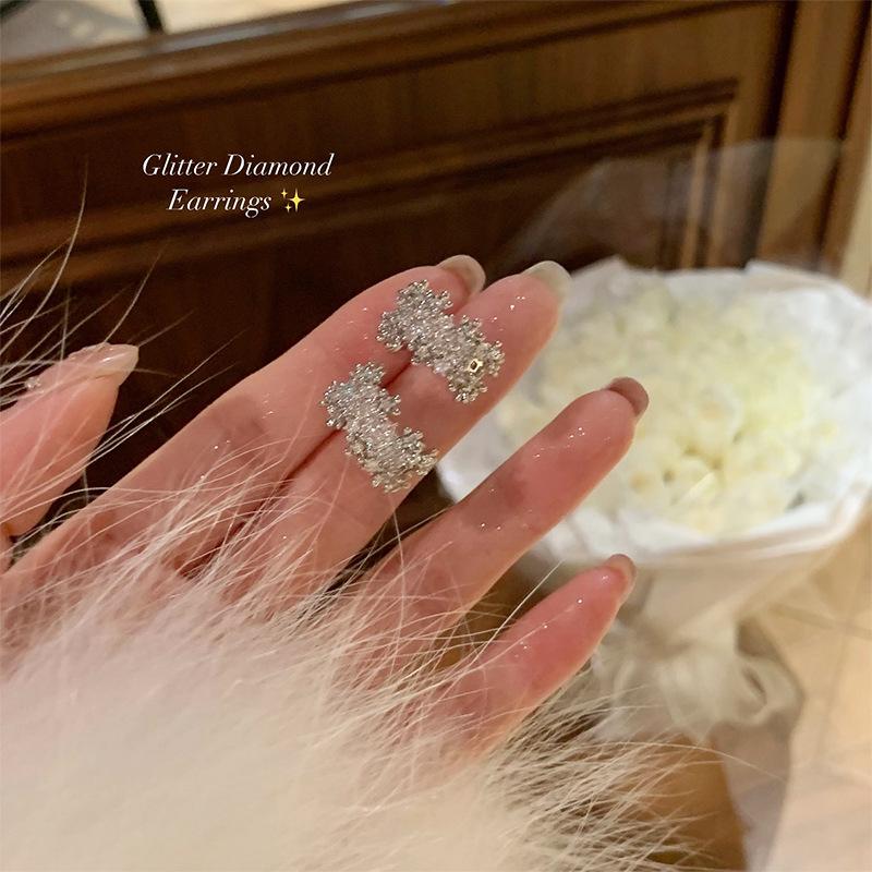 Luxurious Sparkling Zirconia C-Hoop Earrings - Versatile & Chic