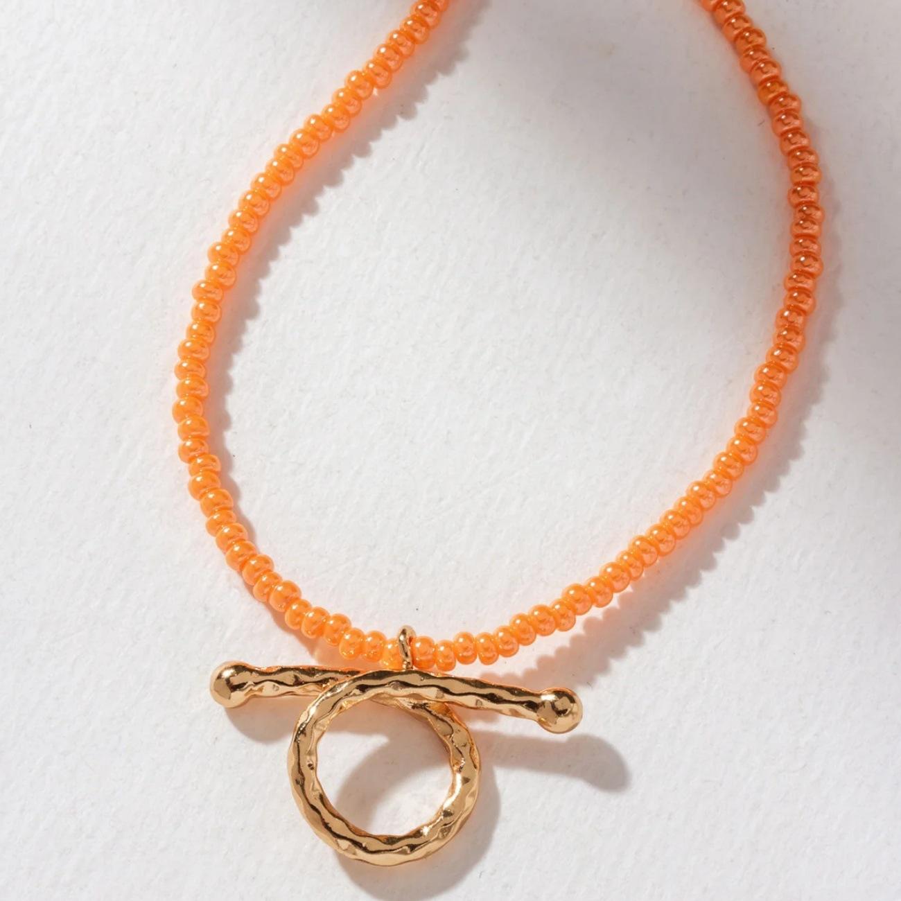 

Orange Bead Chain Stainless Steel Necklace Retro Ot Buckle Design Vibrant Sweet Cool Light Luxury Textured Necklace