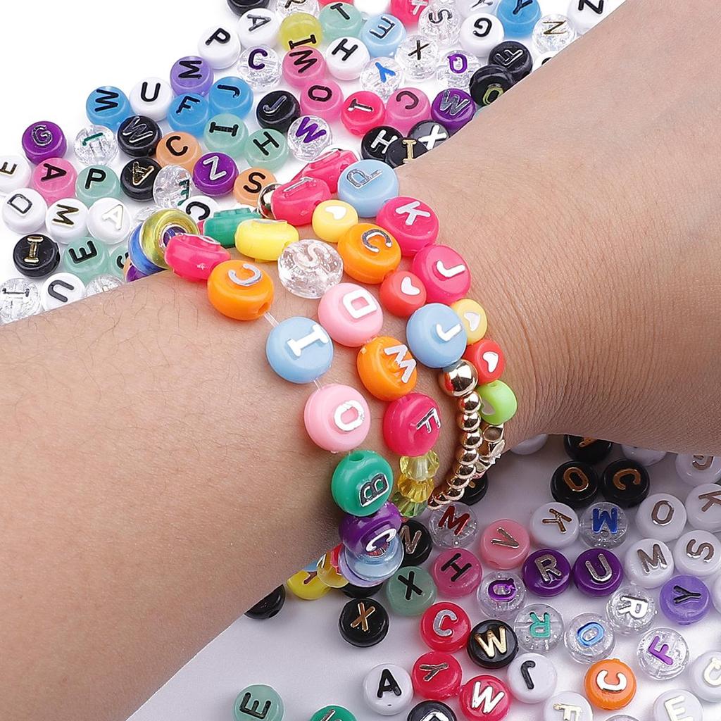 10 x 6 mm, 50 Stück, flache Buchstabenperlen aus Acryl für die DIY-Schmuckherstellung