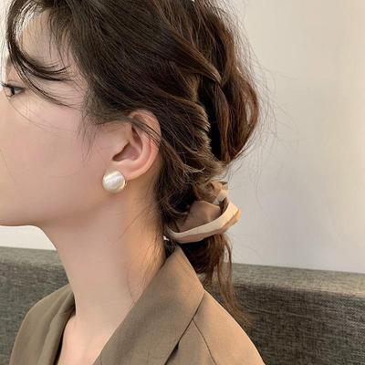 Retro Matte Gold Brushed Earrings: Advanced Studs with Niche Design for Versatile, Cold Style Women.