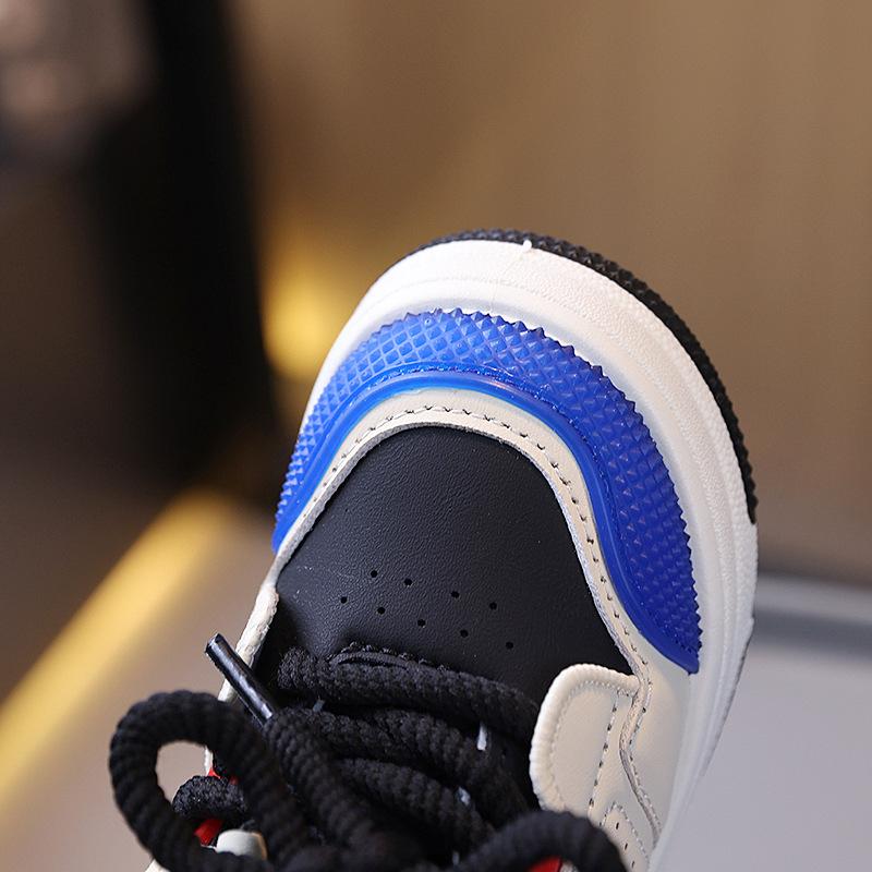 Children's sports shoes 2025 autumn new boys solid sole board shoes college style girls Velcro high top bread shoes