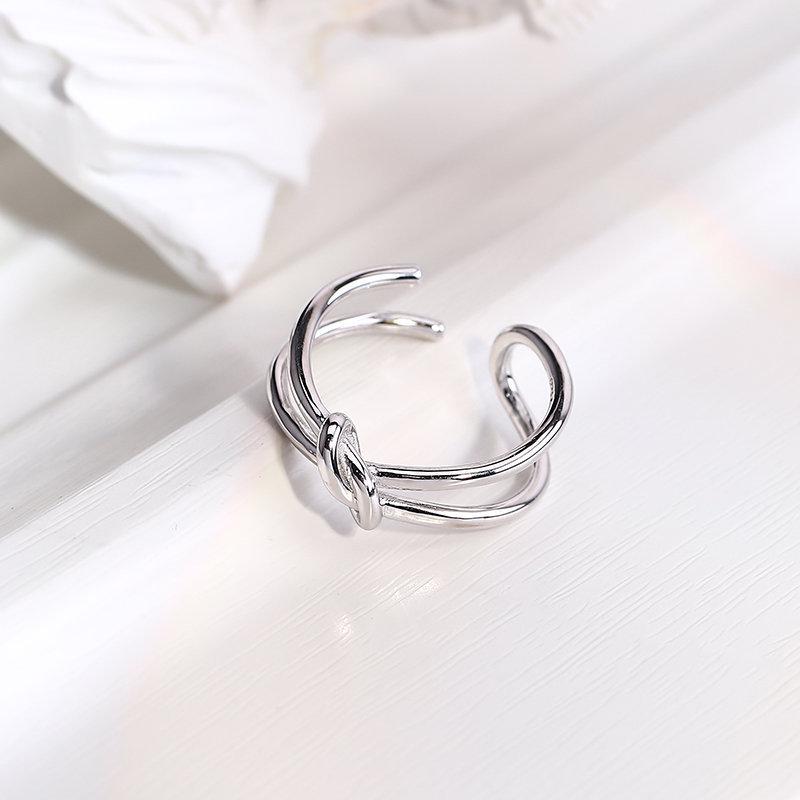 925 Sterling Silver Knotted Minimalist Ring - Cold Aesthetic, Personalized and Fashionable.