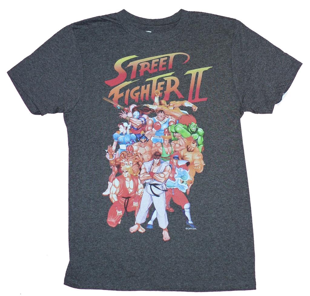 T-Shirt Nuova per Adulti Street Fighter II - Vasto Cast di Personaggi Sotto il Logo