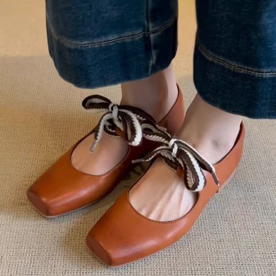 Retro Schnür-Ballerinas mit quadratischer Zehenpartie aus Schafsleder, mit Rock, literarische Mary Janes, kleine Lederschuhe, dicker Absatz, Einzelne Schuhe