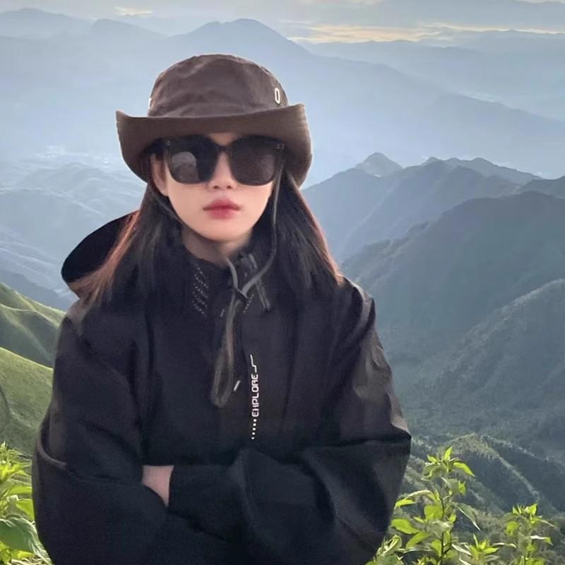 Damska 2024 Nowa Outdoorowa Kurtka Trzy w Jednym Cienka Wodoodporna i Wiatroodporna na Letnią Wspinaczkę Górską.