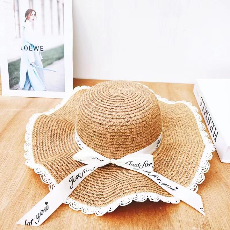 Women Lace Edge Wide Brim Straw Sun Hat Letter Print Ribbon Bow Decor Foldable Beach Hat Lightweight Breathable UV Protection Summer Cap