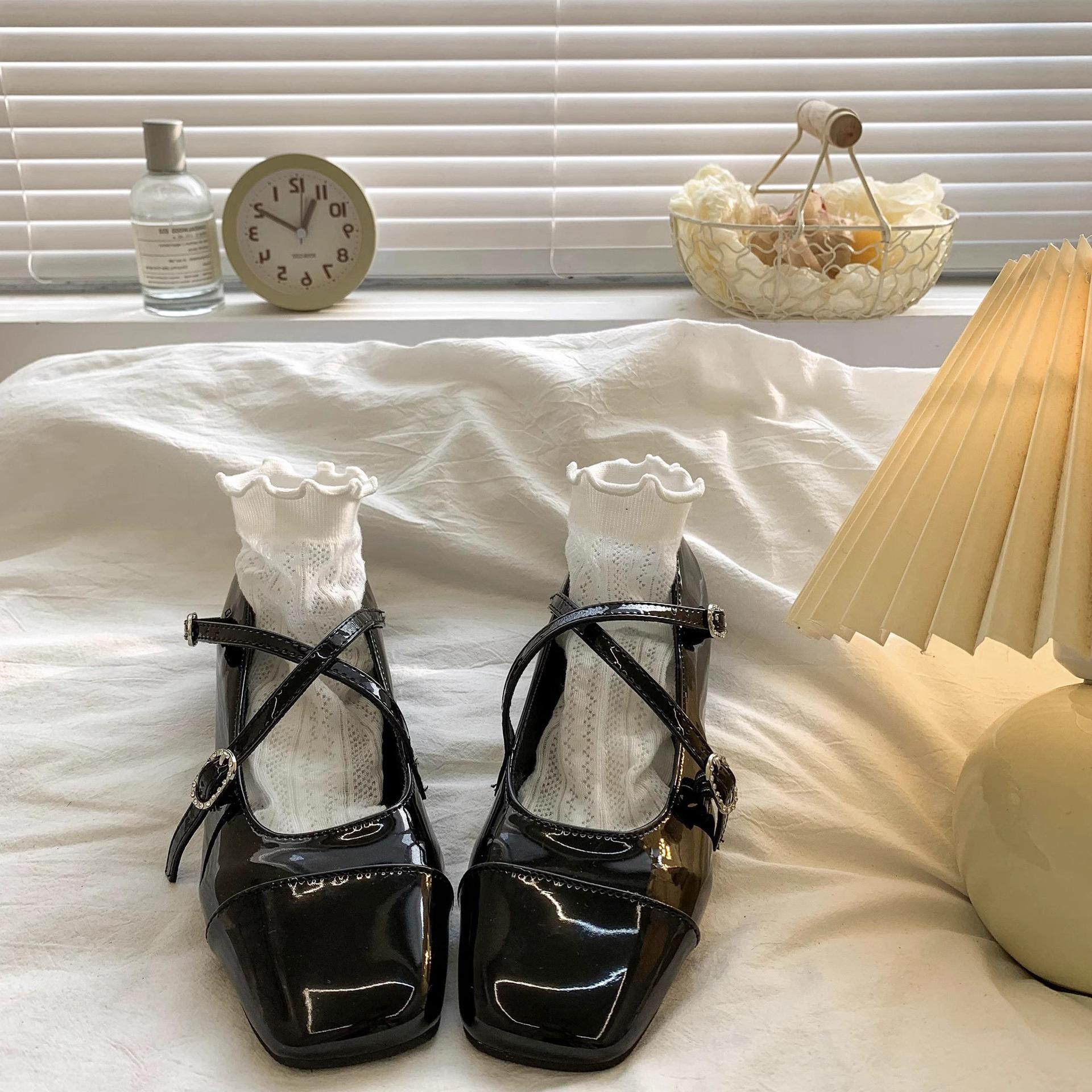 

Французский стиль маленькой феи, серебристые туфли-лодочки, женские, лето 2025, новая коллекция, ретро, универсальные, под юбку, туфли Мэри Джейн 39 чёрный