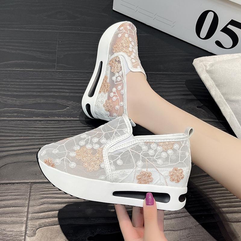 Spring and Summer New Round Head Cover Foot Thick Sole Casual Large Size Women's Deep Mouth Sports Embroidery Mesh Single Shoes Women