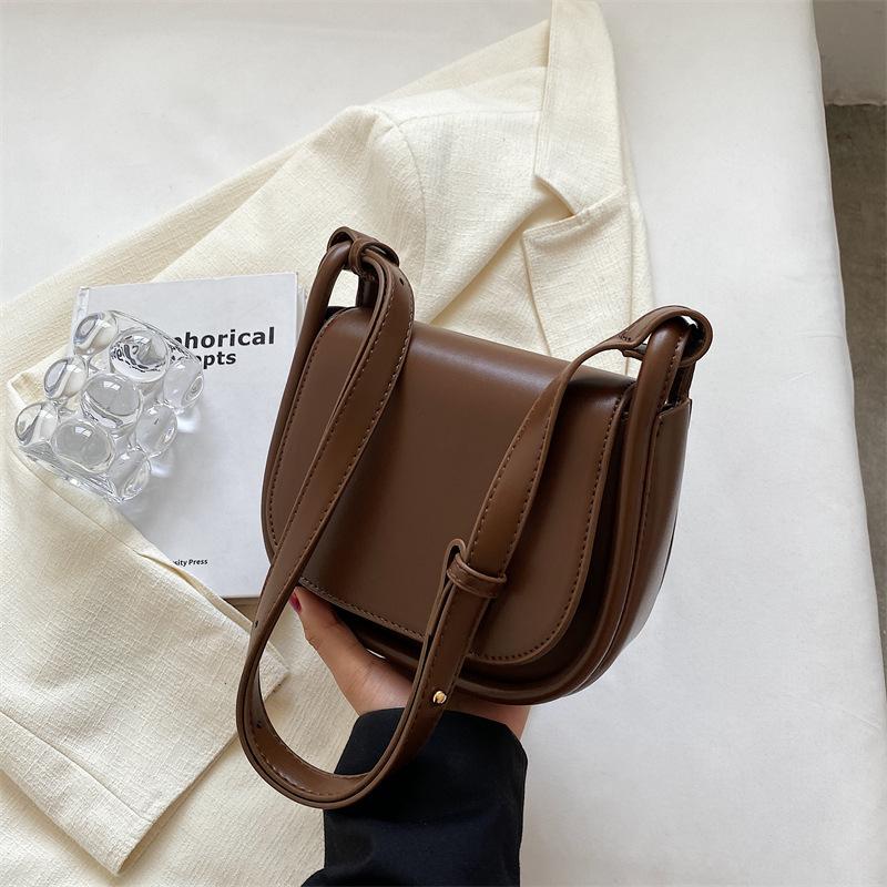 

Стильная и простая женская ретро сумка-багет на одно плечо, летняя новинка 2025, повседневная сумка-мессенджер в форме седла