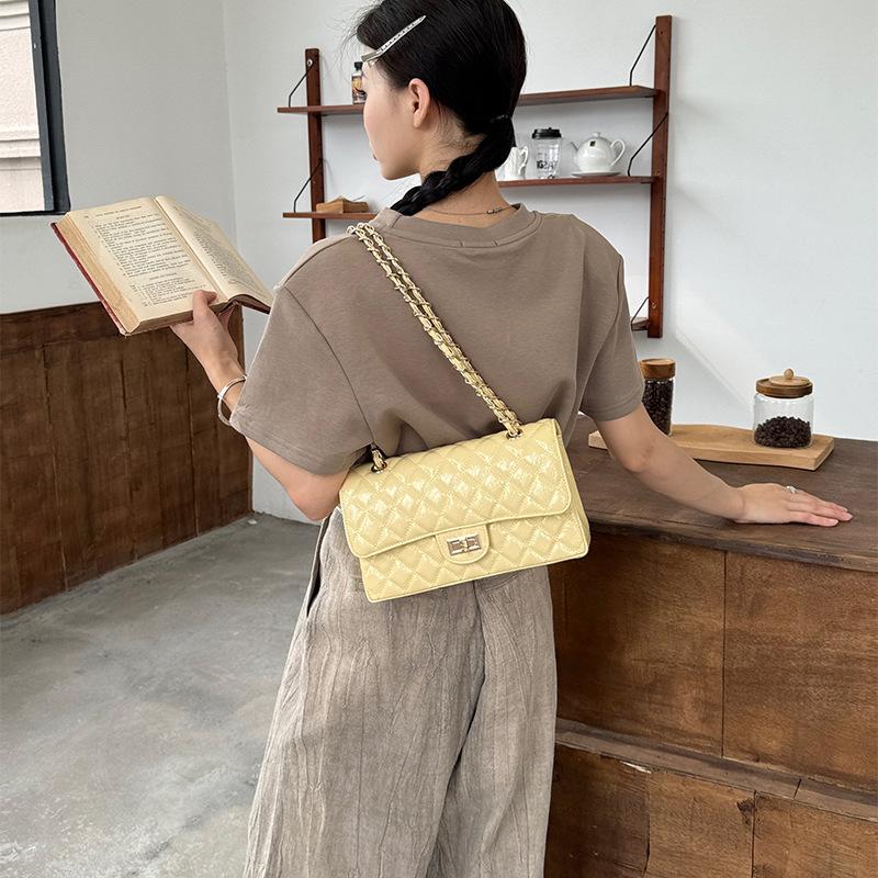 

Сумка-цепочка ромбовидной формы Xiaoxiangfeng, универсальный модный тренд 2025, новая глянцевая лакированная кожа cf, на одно плечо, через плечо, квадратная, для полной женщины 25cm