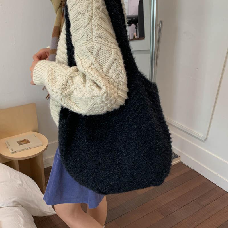 Korean lazy style large capacity retro solid color knitted tote bag niche fashion resort style woven armpit bag for women