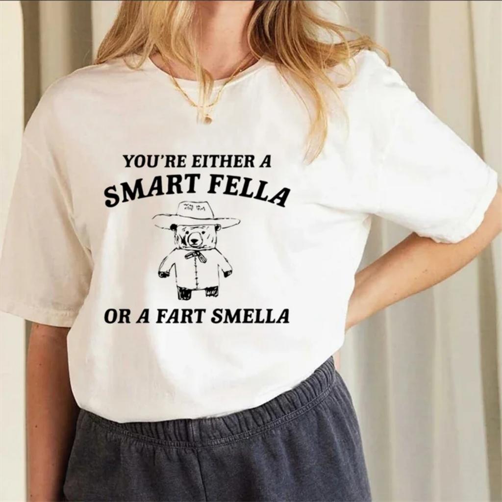 Retro Cartoon T-Shirt Casual Trend 90s New Cute And Fashionable Women's Are You A Smart Fella Or Fart Smella Pattern T-Shirt.