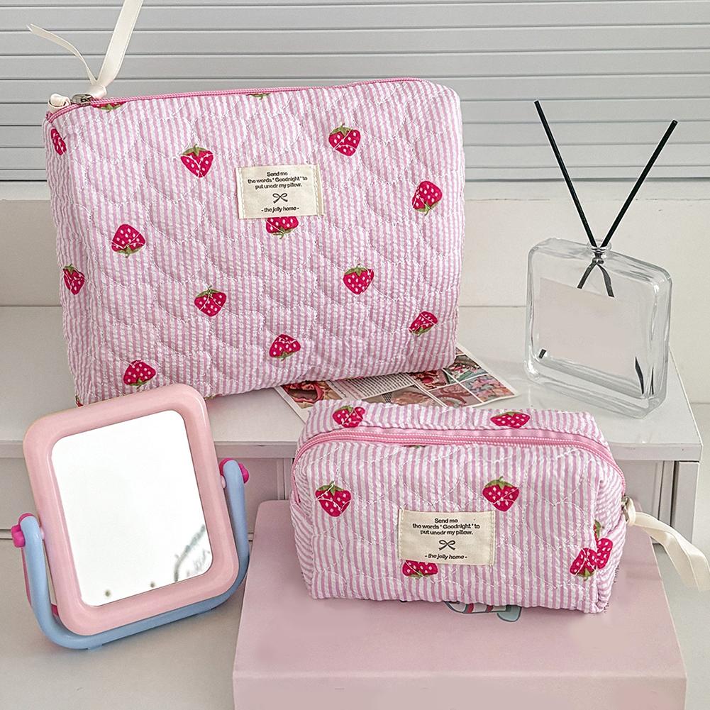 Quilted Strawberry Portable Make Up Bags Zipper Closure Skincare Brush Organizer Pouches Cosmetic Pouch for Women and Girls