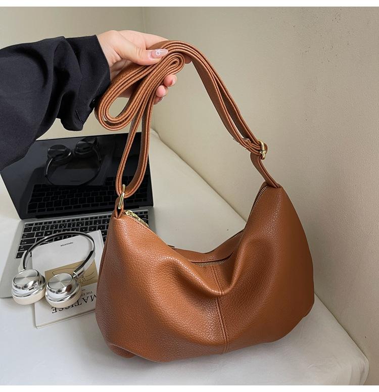 

High-end retro big bag women s 2025 new trendy fashion texture shoulder bag niche design messenger commuter bag