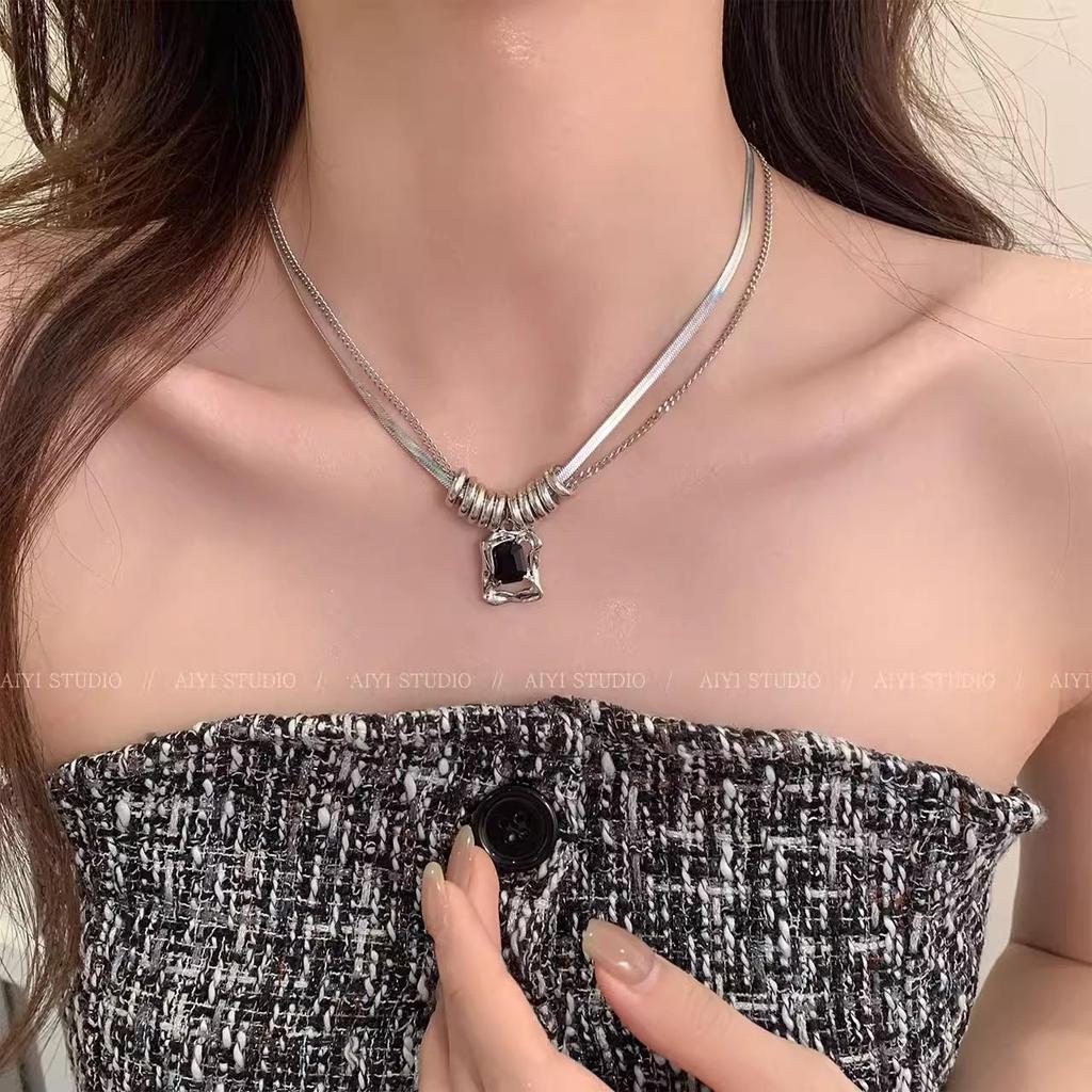 2024 Vintage Double-Layer Pearl Necklace with Heart Pendant