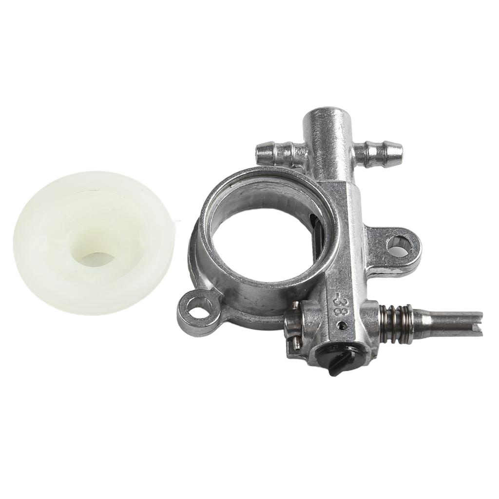 1Pcs Chainsaw Oil Pump With Worm Drive Gear For 2500 3800 Chainsaw Spare Parts Electric Saw Parts Garden Accessories