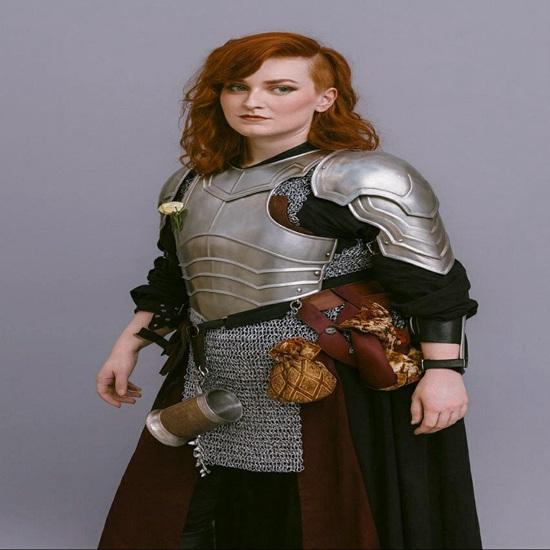 Eisenrose Dame Ritter Rüstung Edler Krieger Halbkörper Rüstungsset Weiblich LARP Cosplay Stahlrüstung