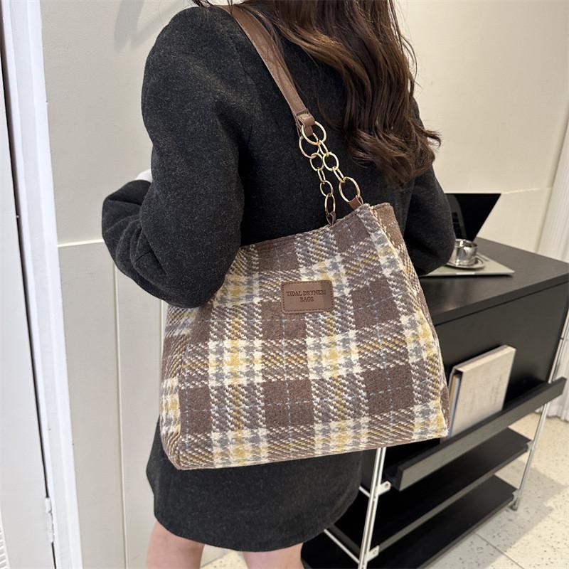 Fashionable Womens Large Capacity Brown Shoulder Bag With Unique Street Style Elements