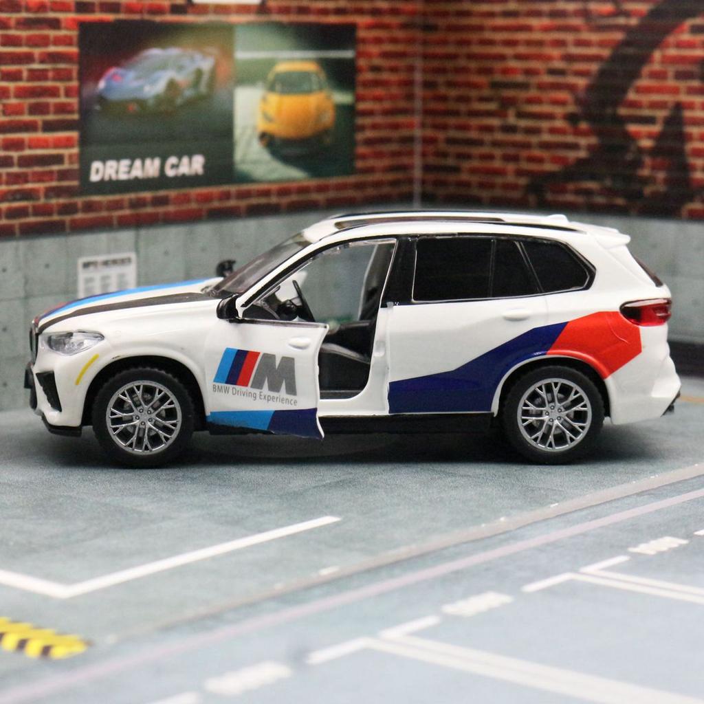 1/43 BMW X5 M Spielzeugautomodell für Kinder CCA Welly Sport SUV Miniatur Freilauf Pullback Druckgusslegierung Sammlung Geschenk Jungen