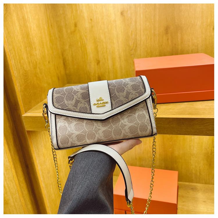 

Цепочка от телеги, запряженной лошадью Маленькая квадратная сумка Женская новая легкая роскошная высококачественная текстурная сумка-конверт Нишевая универсальная сумка-мессенджер 20cm*21cm*13cm