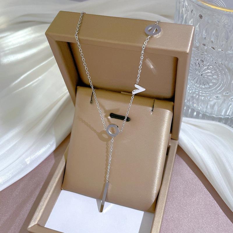 Fashion Retro Women's Necklace Temperament Micro Diamond Necklace Exquisite Collar Chain Accessories