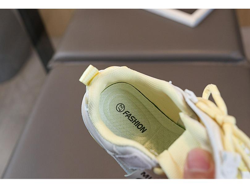 Spring 2025 Girls' Breathable Soft Sole Sneakers: Casual Princess Shoes for Middle and Big Kids