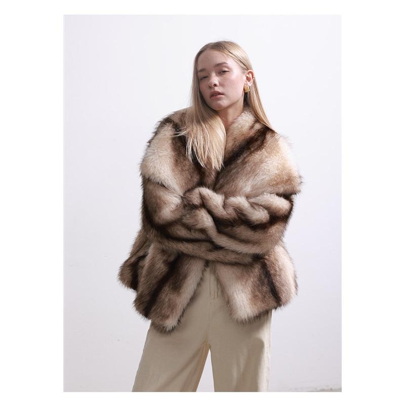 Cappotto da Donna in Eco Pelliccia di Volpe Collo Ampio Spesso Caldo Morbido Peluche Giacca Corta Larga Lusso Capo Invernale