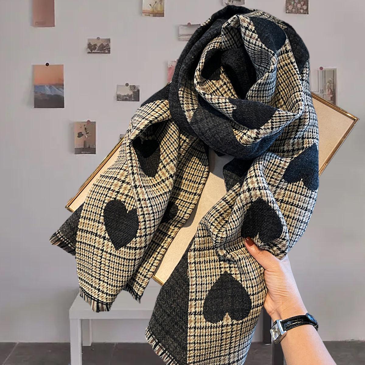 

Модный шарф с узором в виде сердечек, мелкой клеткой, из искусственного кашемира, женский, осенний, в корейском стиле, теплый, утолщенный, приятный к коже, зимний, для согревания шеи