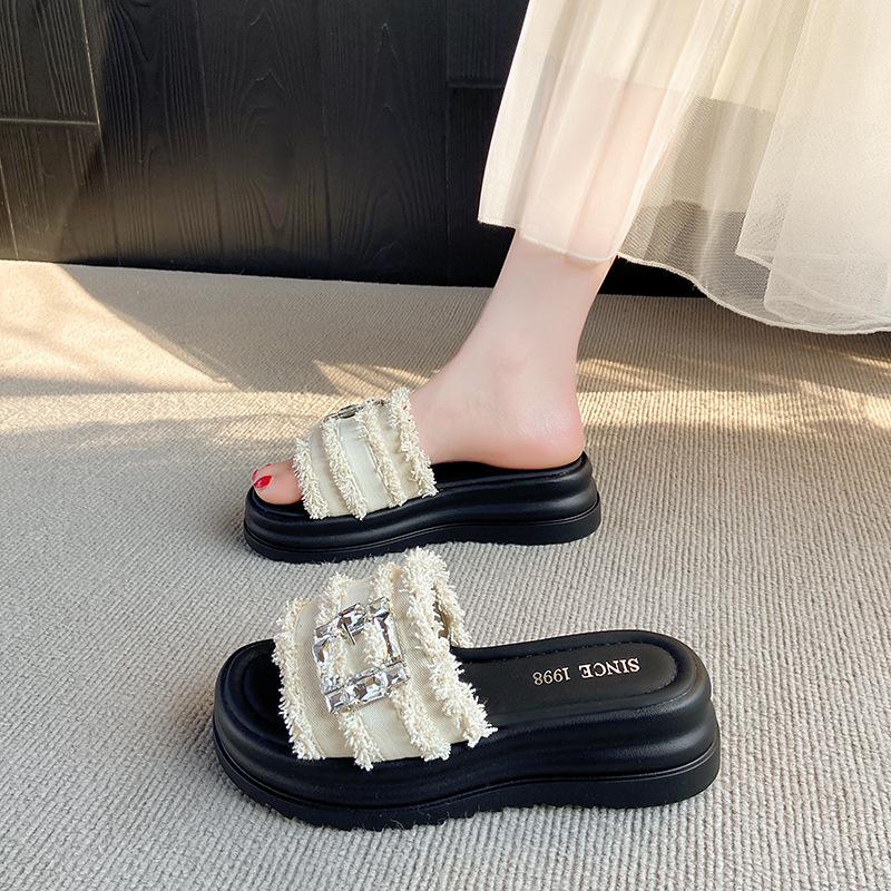 

Сланцы со стразами, пляжные, 2025 новинка, ретро, Xiaoxiangfeng, на плоской подошве, повседневные, крутые сланцы для женщин 35 бежевый