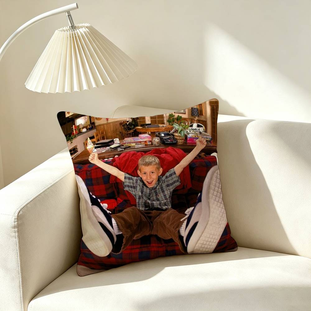 M-Malcolm in the Middle TV Sitcom Square Double-Sided printed Pillow Case Bedroom Bedside Pillow Sofa Cushion Cover