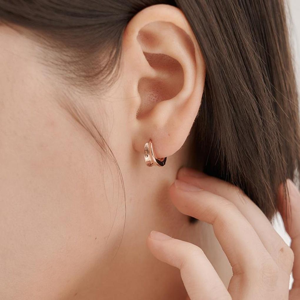 [ELLE Jewelry] 14K GF Simple Line Hole One-Touch Earrings ELGPEE558