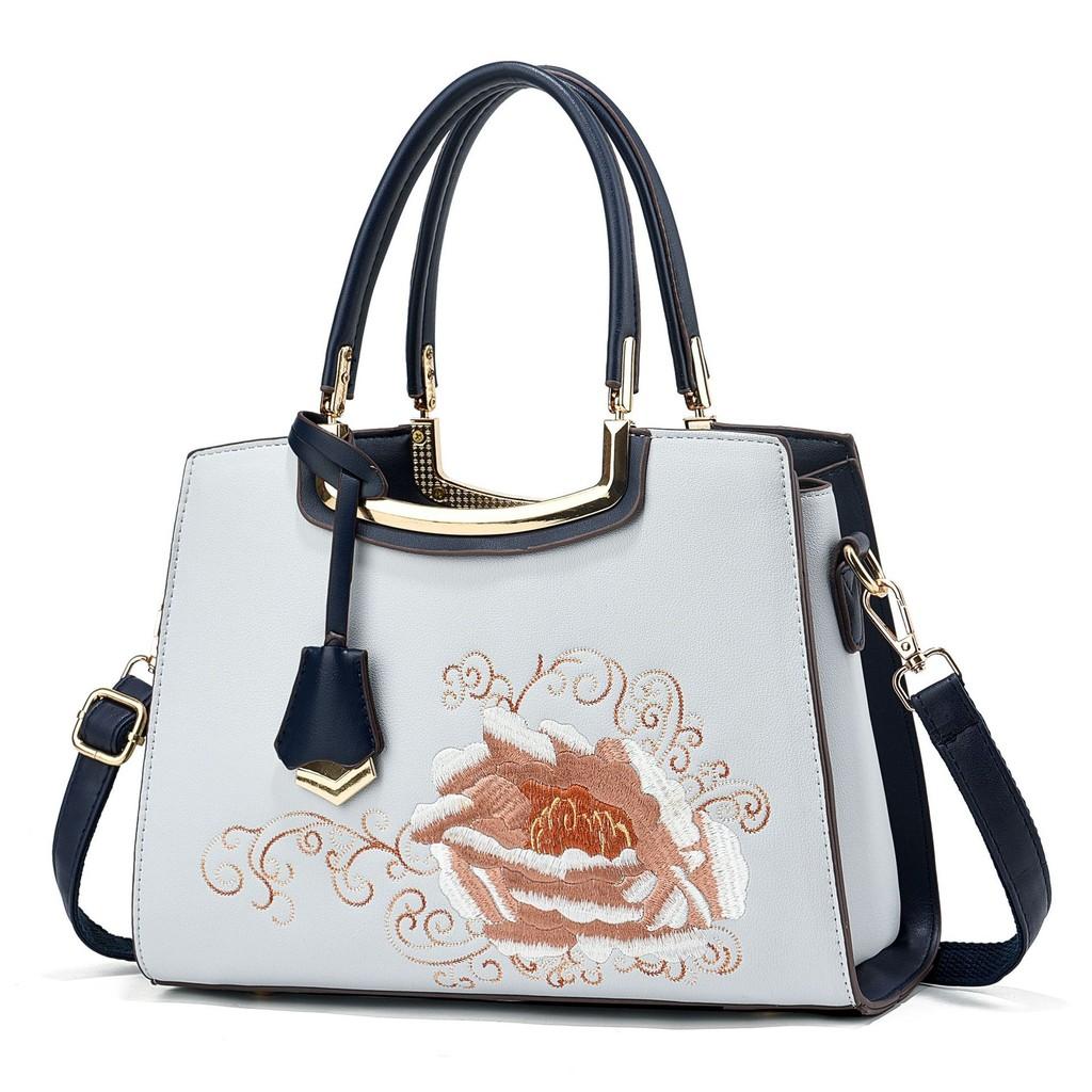 Chic And Versatile Ladies Tote Bag For Business Commute Fashionable Design Perfect For Moms