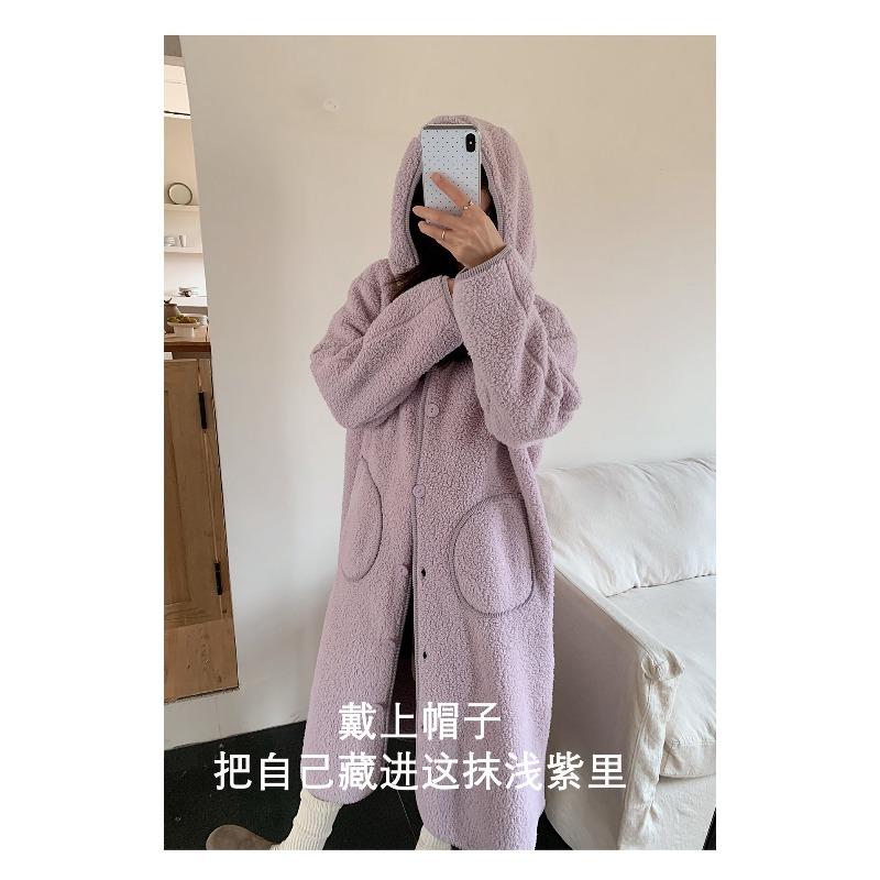 1 New lamb wool loungewear in autumn and winter, large nightgown, loose and thickened, warm and healing, can be worn outside with a hat.