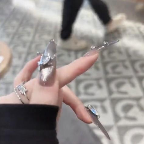 Long pointed thin dog full of zircon diamonds pure hand-worn nail whitening finished nail patch temperament advanced sense fake nails