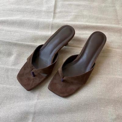 Sandale mit eckiger Spitze und Fischgrätenmuster für Damen Sommer Zehenfrei Mittelhoch Wildleder Rutschfest Stilettsandalen