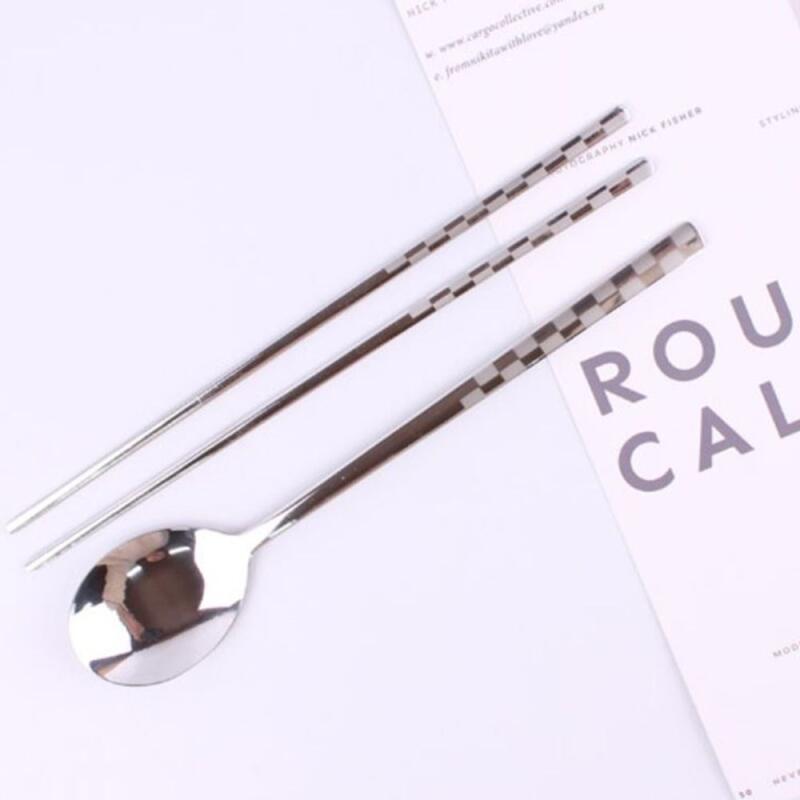 1 household cutlery set (check sanding)