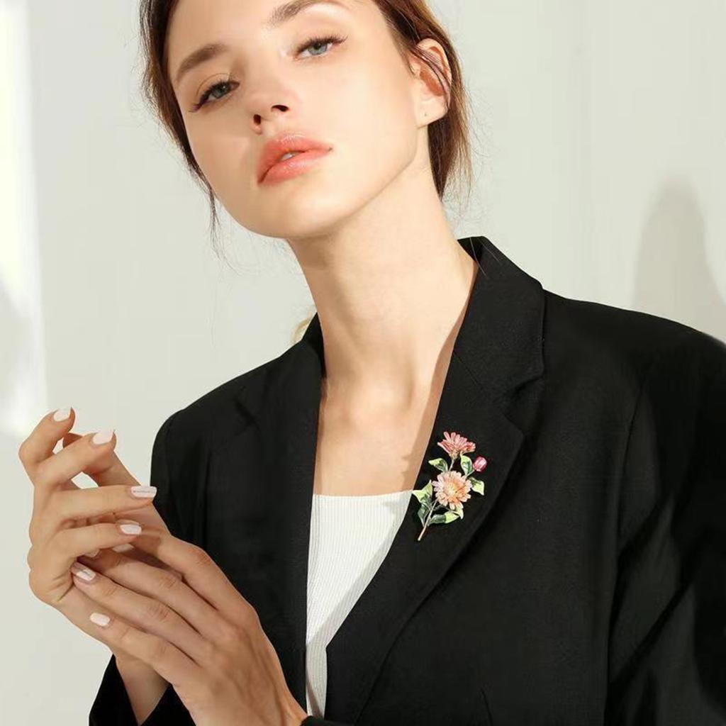 Flower Brooch Women Enamel Daisy Alloy Vintage Pin 2025 Fashion Accessories Gift for Her