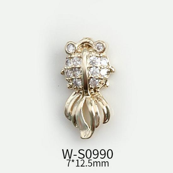 Festive Chinese Style Manicure: Lucky Bag Zirconia Ornaments with Golden Toad, Yuanbao, and Money Character Press-on Nails