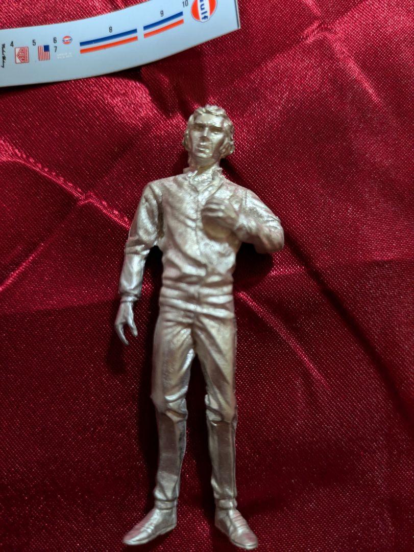 

[Б/У] Минифигурка Миниатюра Ле-Ман Стив Маккуин