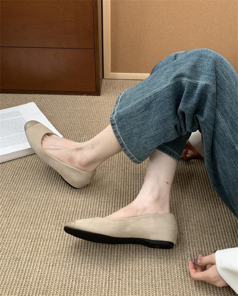 

Splicing flat-soled ladyshoes 2025 spring temperament single shoes inner height increase shallow mouth French women s bean shoes 39 абрикосовый
