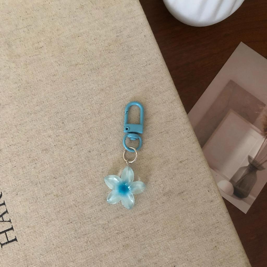 1-10pcs Colorful Flower Pendant Simulation Resin Flower Decoration Keychain Headphone Case Mobile Phone Pendant Jewelry Gift
